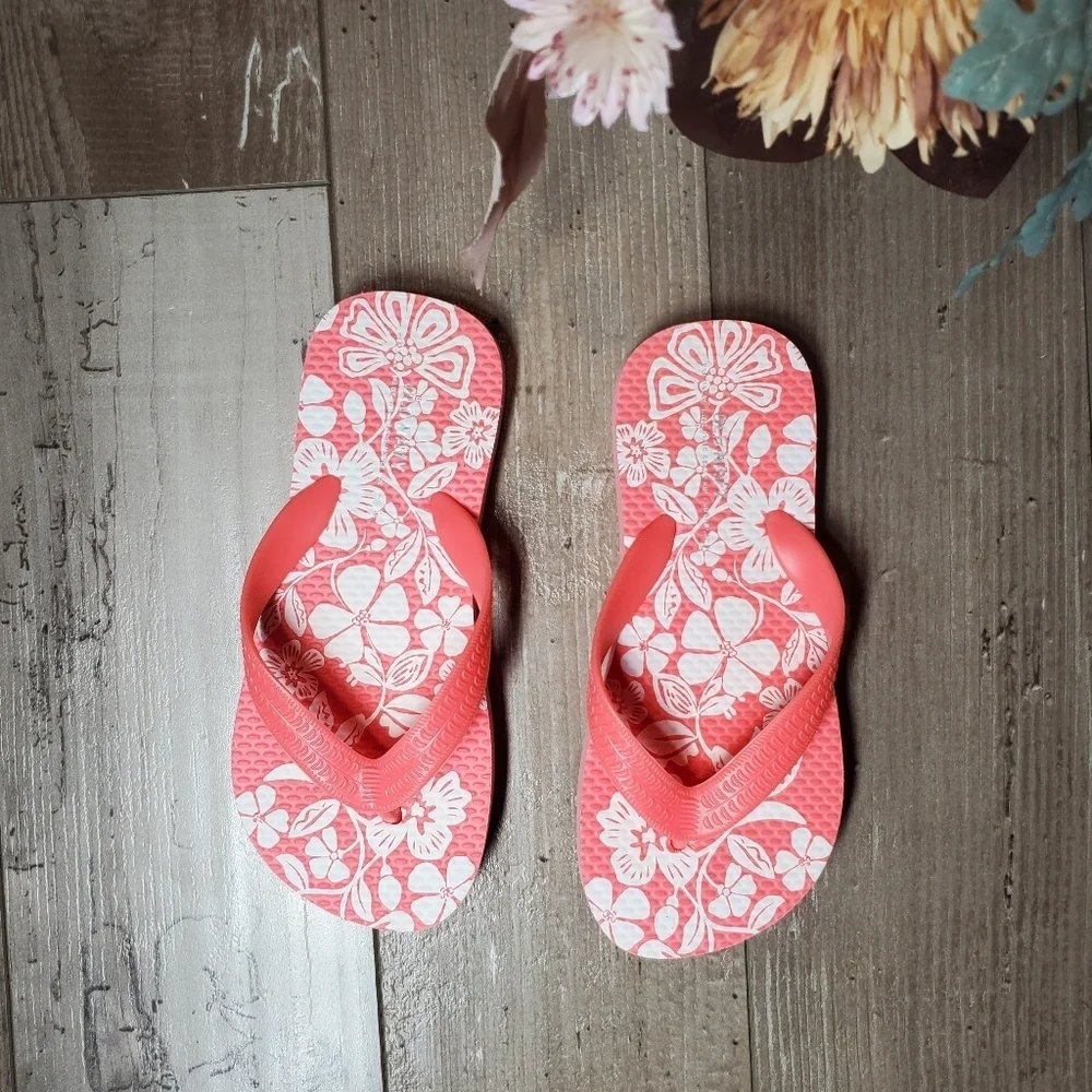 Old Navy Peach Coral Floral Girl Flip Flops Size 12/13 EUC